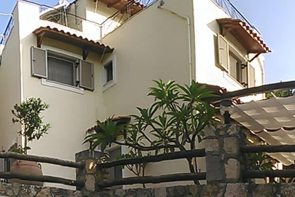 Nikolis Vacation House Vrisai Luaran gambar